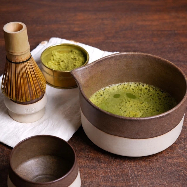 Kahverengi Matcha Seti + 1 Fincan (600 ml + 200 ml)